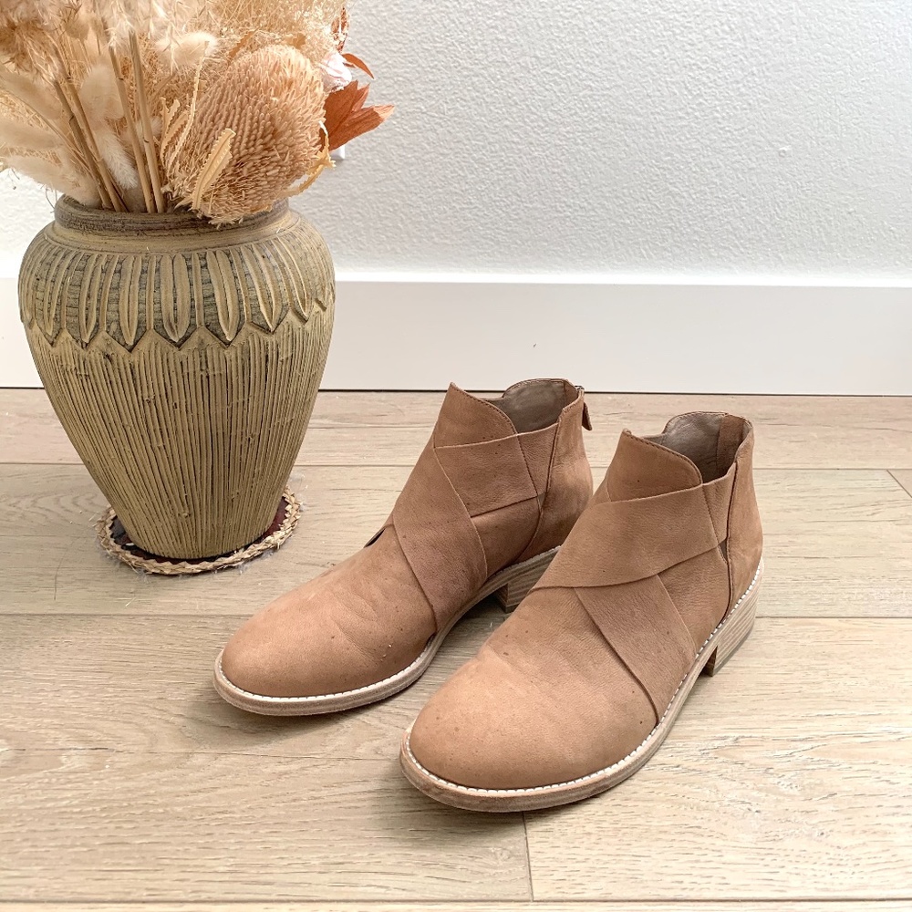 Eileen Fisher nude colored leather bootie
